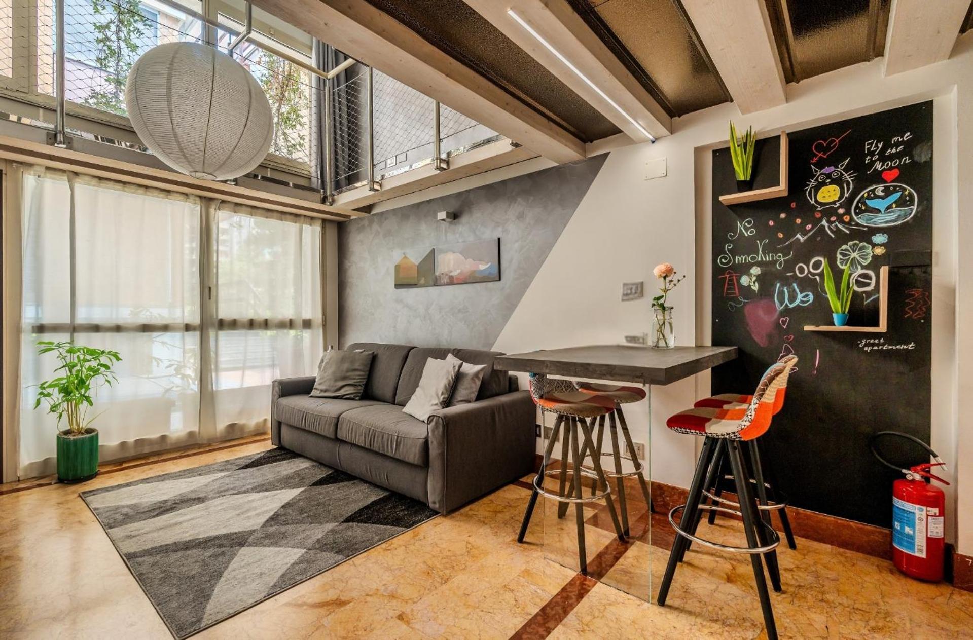 Loft Elegante In Centro In Zona Signorile - Davanti Metro Apartment
