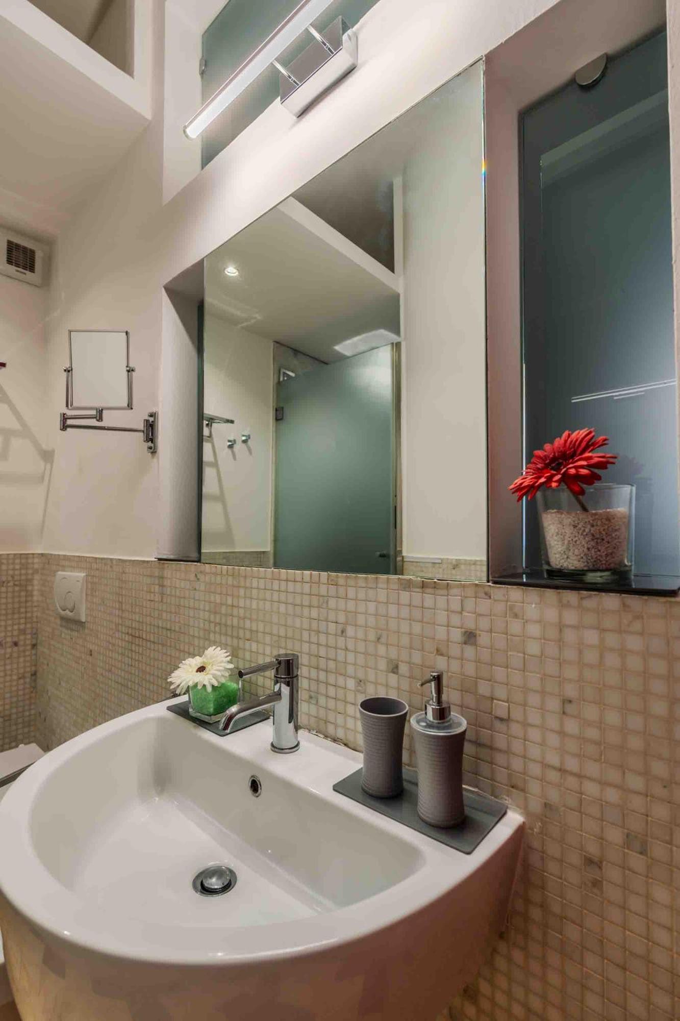 Apartment Loft Elegante In Centro In Zona Signorile - Davanti Metro *